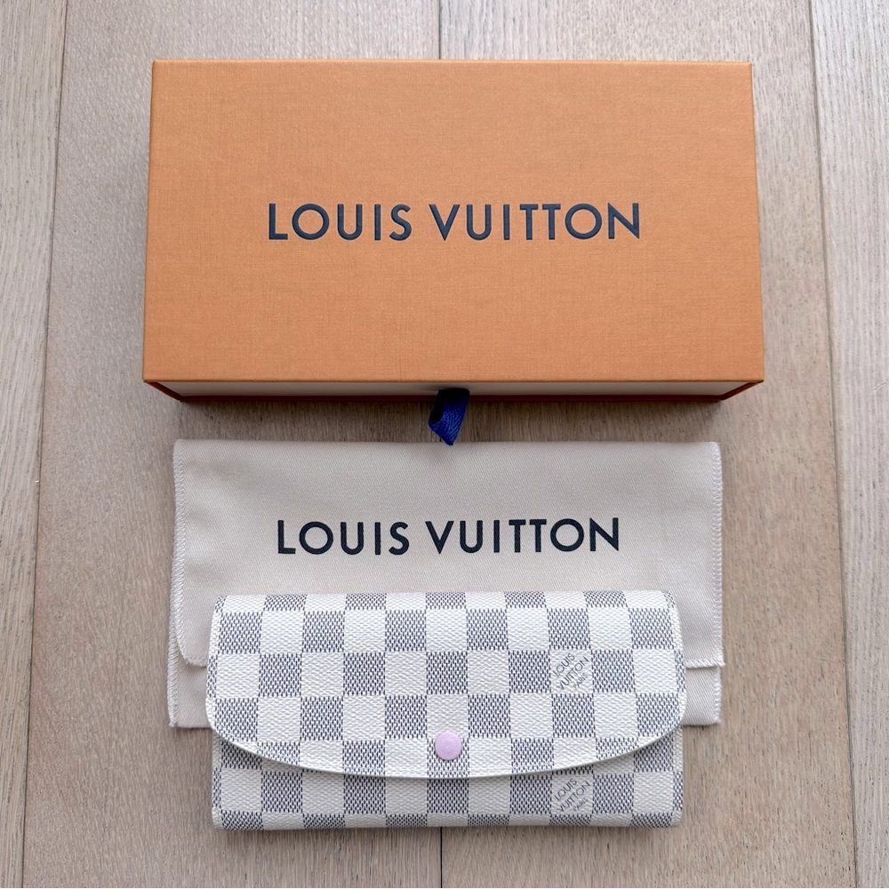 🆕 Authentic Louis Vuitton Damier Azur Emilie Wallet Rose Ballerine